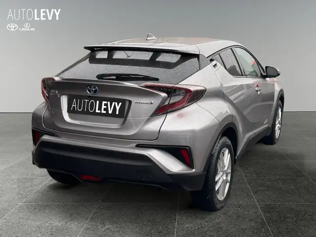 Toyota C-HR view 6