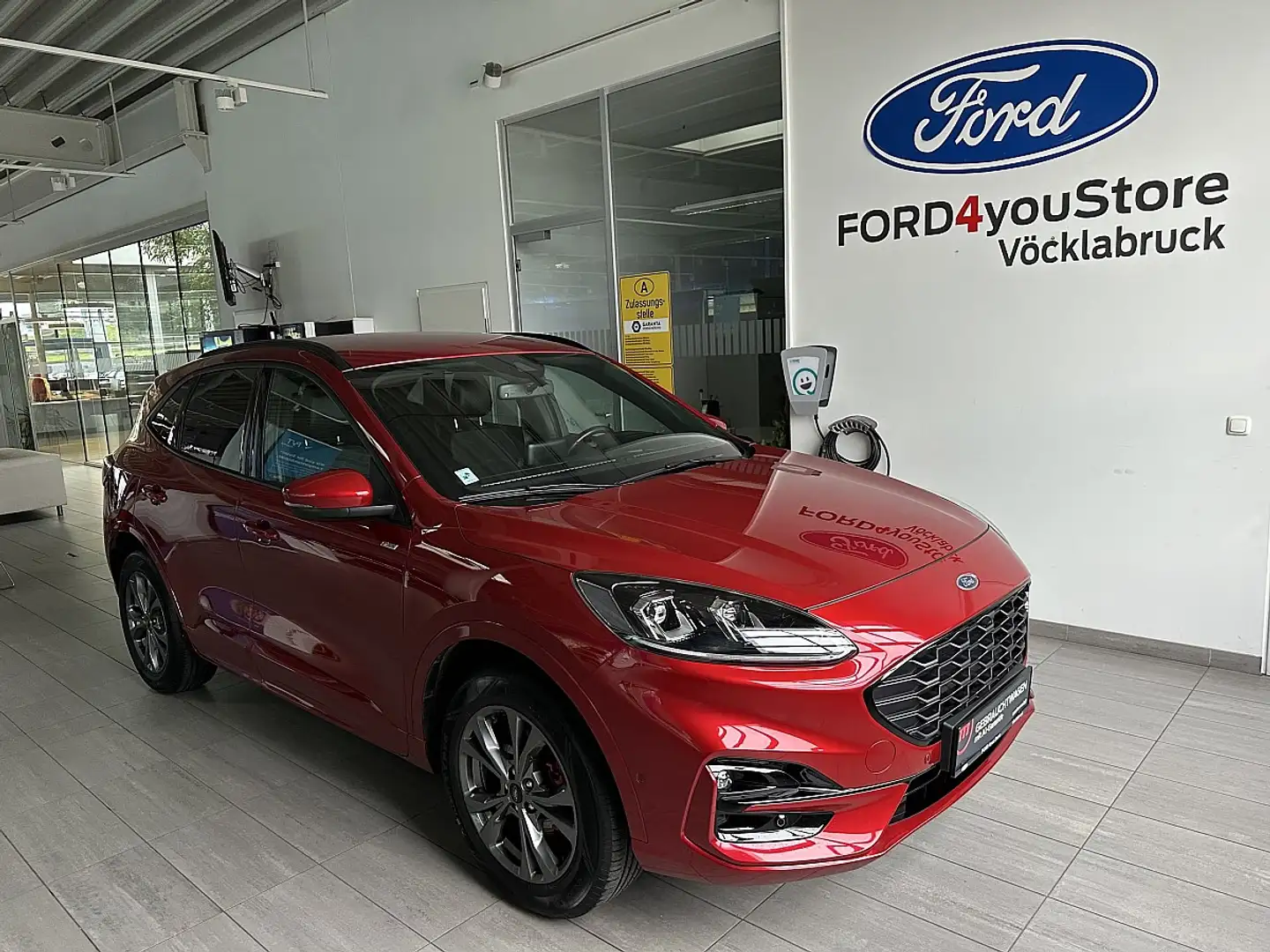 Ford Kuga 2,5 Duratec PHEV ST-Line X Aut. Rouge - 1