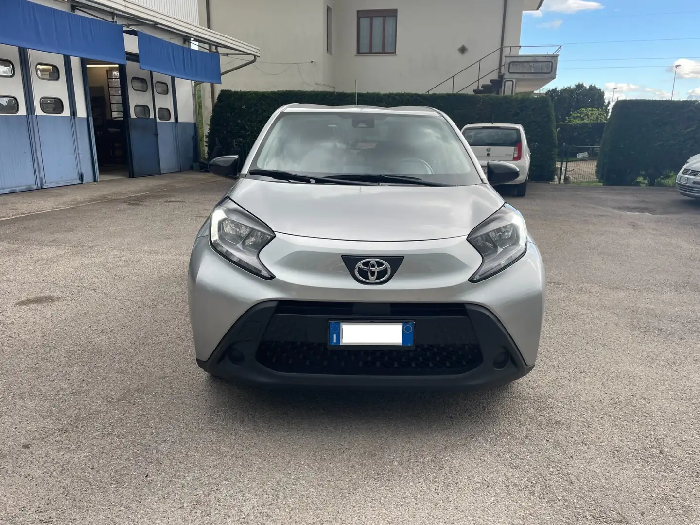 Toyota Aygo X 1.0 VVT-i 72 CV 5 porte Trend S-CVT Grigio - 2