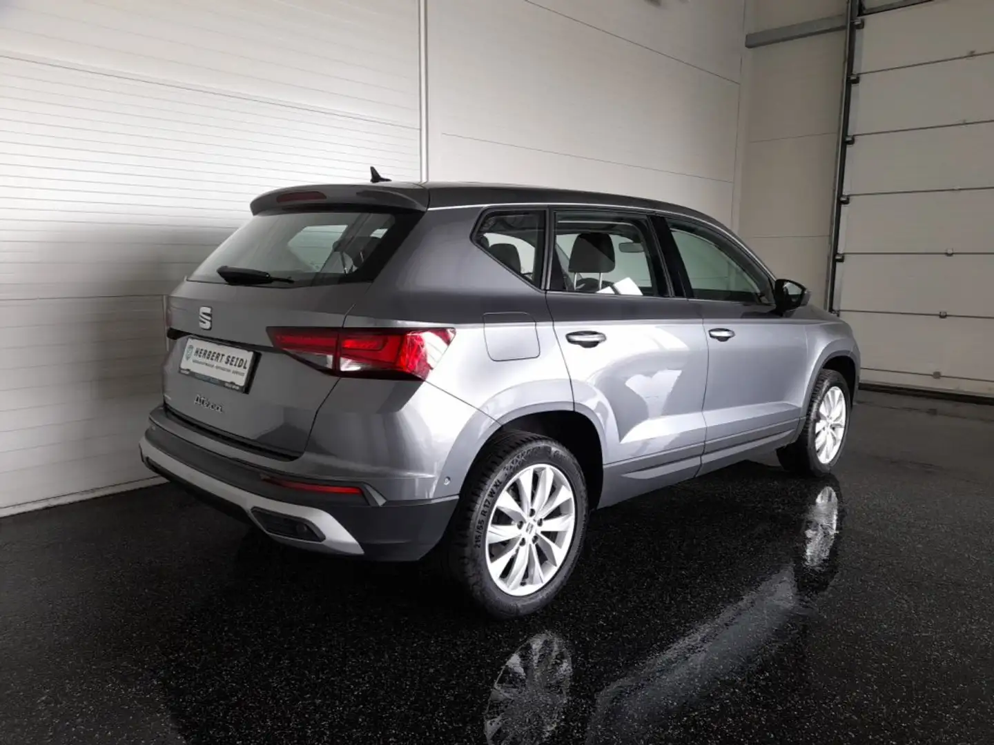 SEAT Ateca STYLE 2,0 TDI DSG *LEDER / SKY / STANDHZG / VOLL-LED / NAVI / ACC / KAMERA / BEATS* Grau - 2