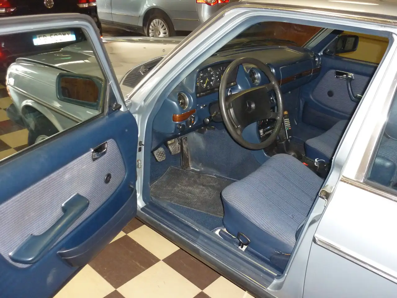 Mercedes-Benz 240, foto 8