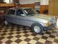 Mercedes-Benz 240 Bleu - thumbnail 3