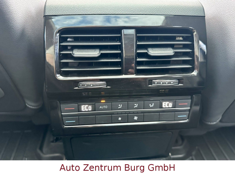 Volkswagen Touareg 3.0 TDI V6 Elegance 4Motion HUD Leder — photo 12