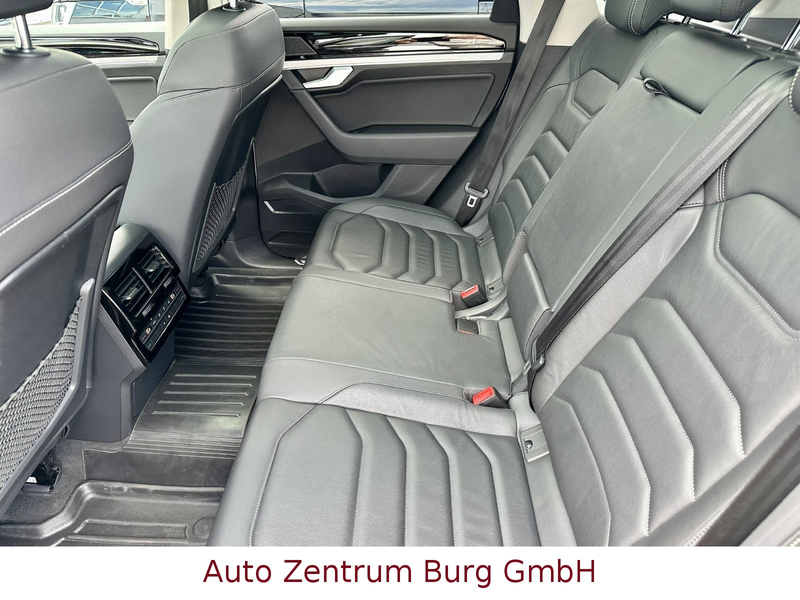 Volkswagen Touareg 3.0 TDI V6 Elegance 4Motion HUD Leder — photo 13