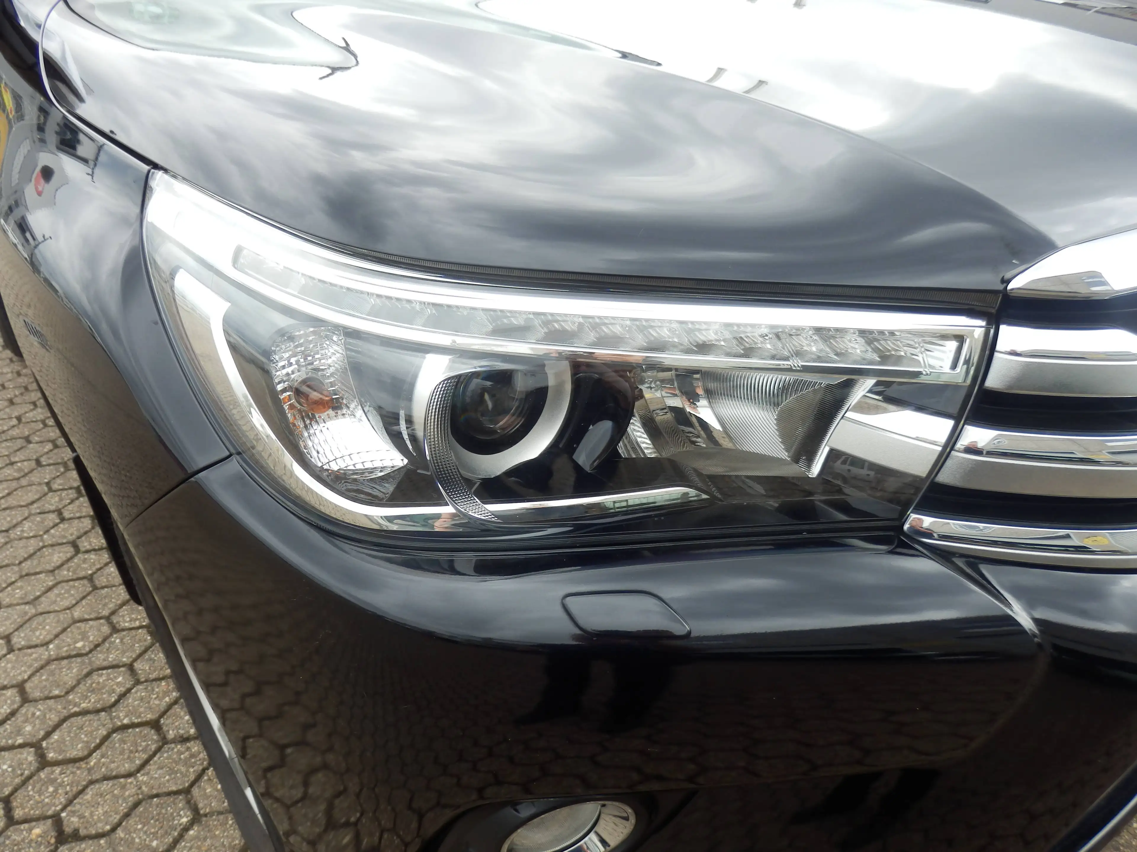 Toyota Hilux Double Cab Executive 4x4, Automatik, Leder, Sitzheizung, Klimaautomatik, Xenon, LED, HHK, Hardtop — photo 11