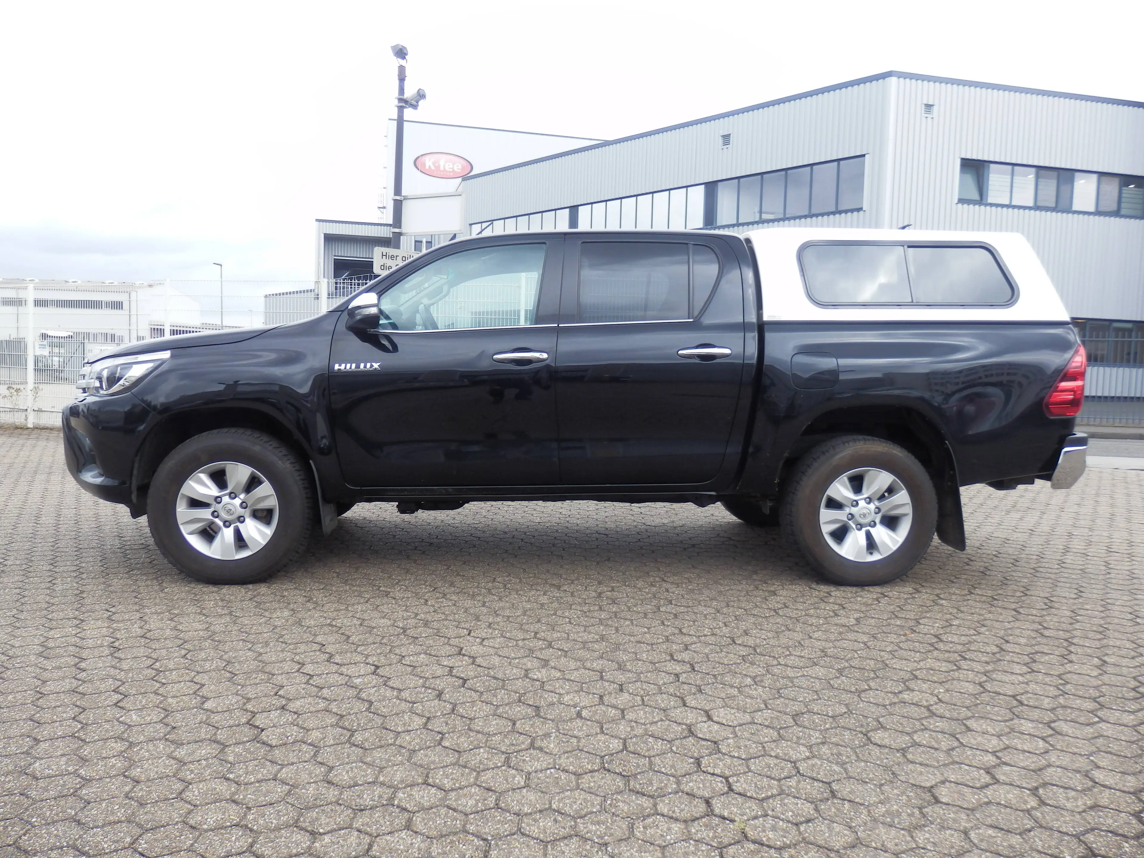 Toyota Hilux Double Cab Executive 4x4, Automatik, Leder, Sitzheizung, Klimaautomatik, Xenon, LED, HHK, Hardtop — photo 2