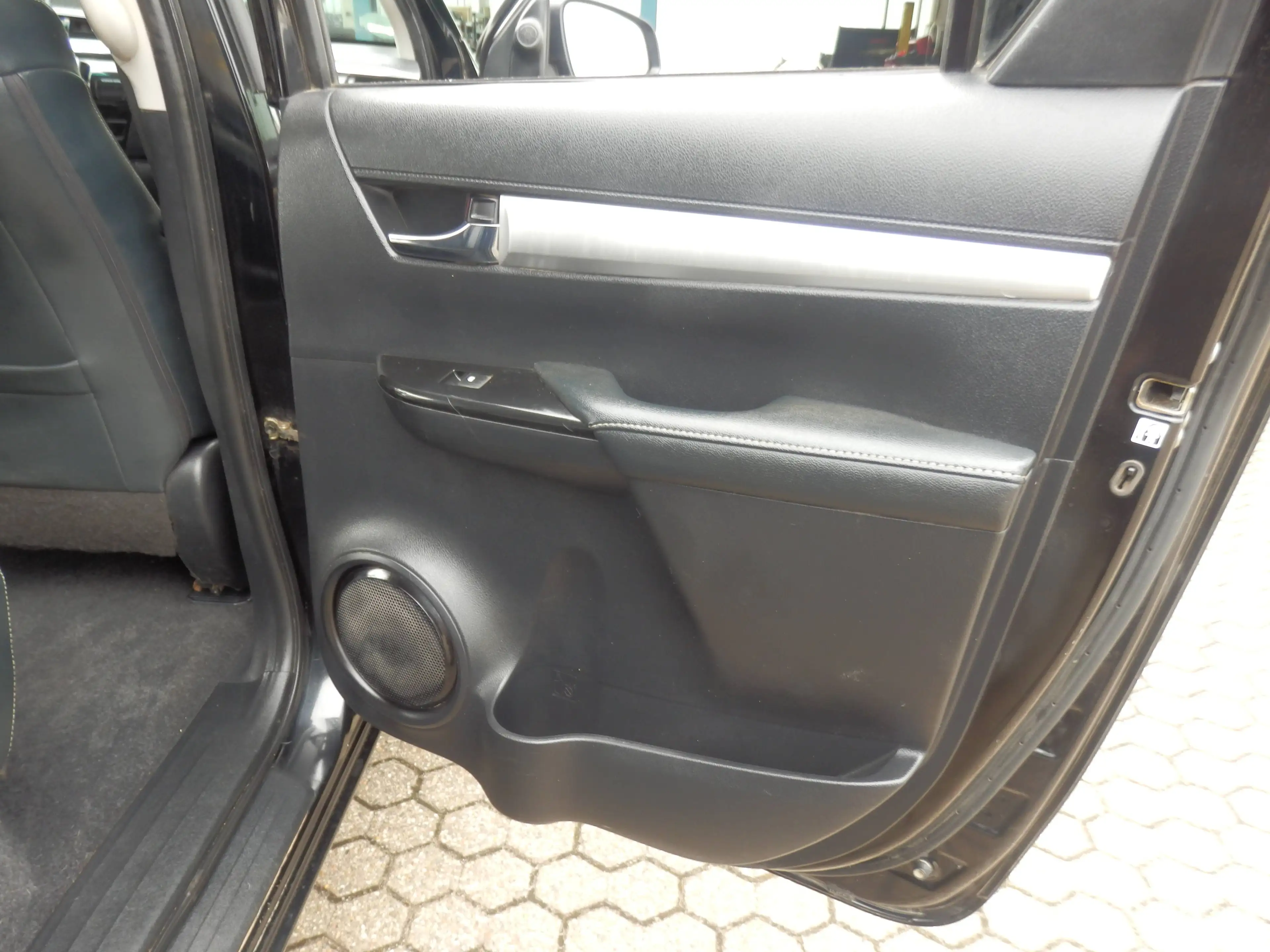 Toyota Hilux Double Cab Executive 4x4, Automatik, Leder, Sitzheizung, Klimaautomatik, Xenon, LED, HHK, Hardtop — photo 14