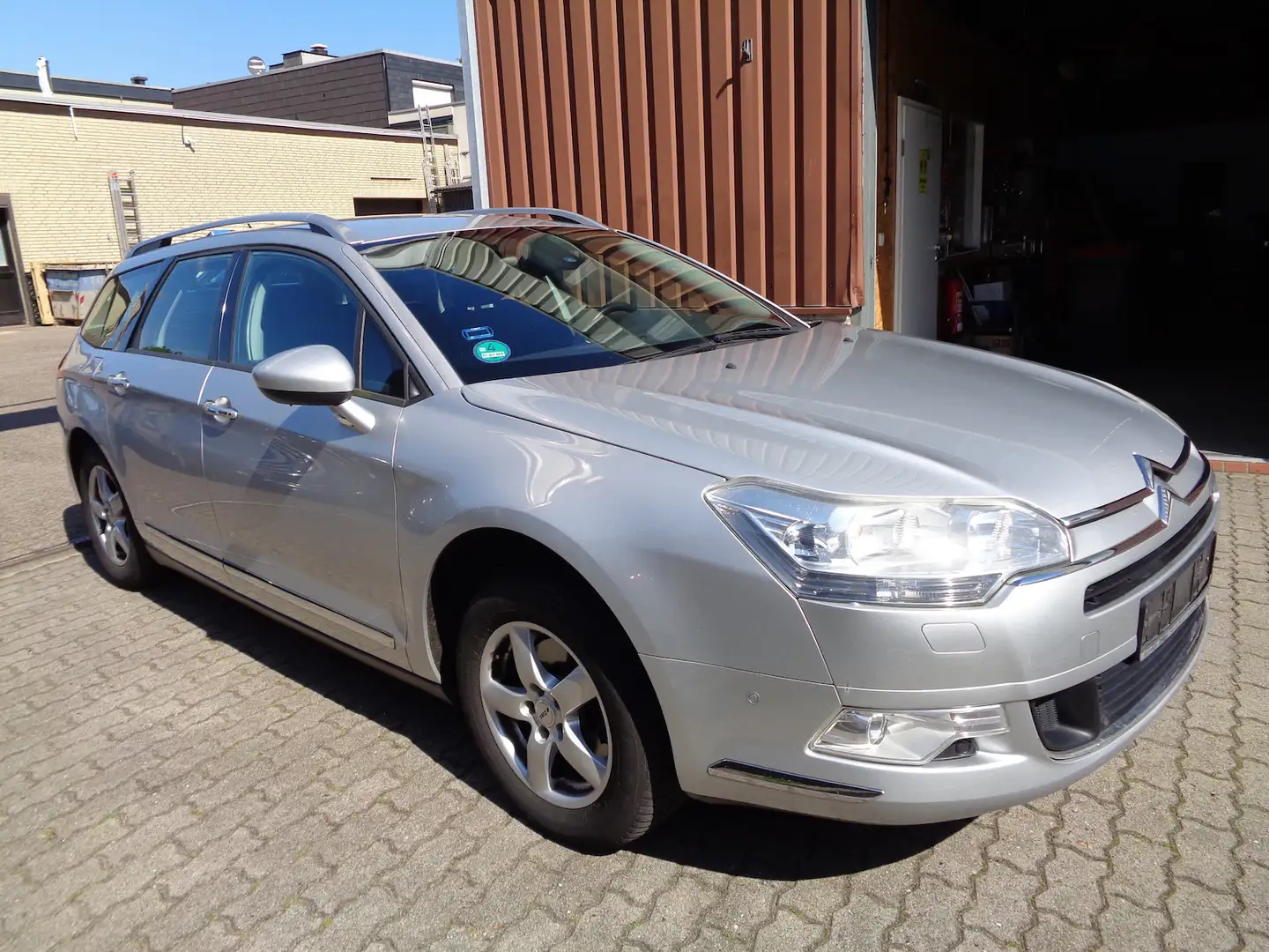 Citroen C5 Tourer Confort 2.0 HDi, Klimatr., PDC, GRA Silber - 1