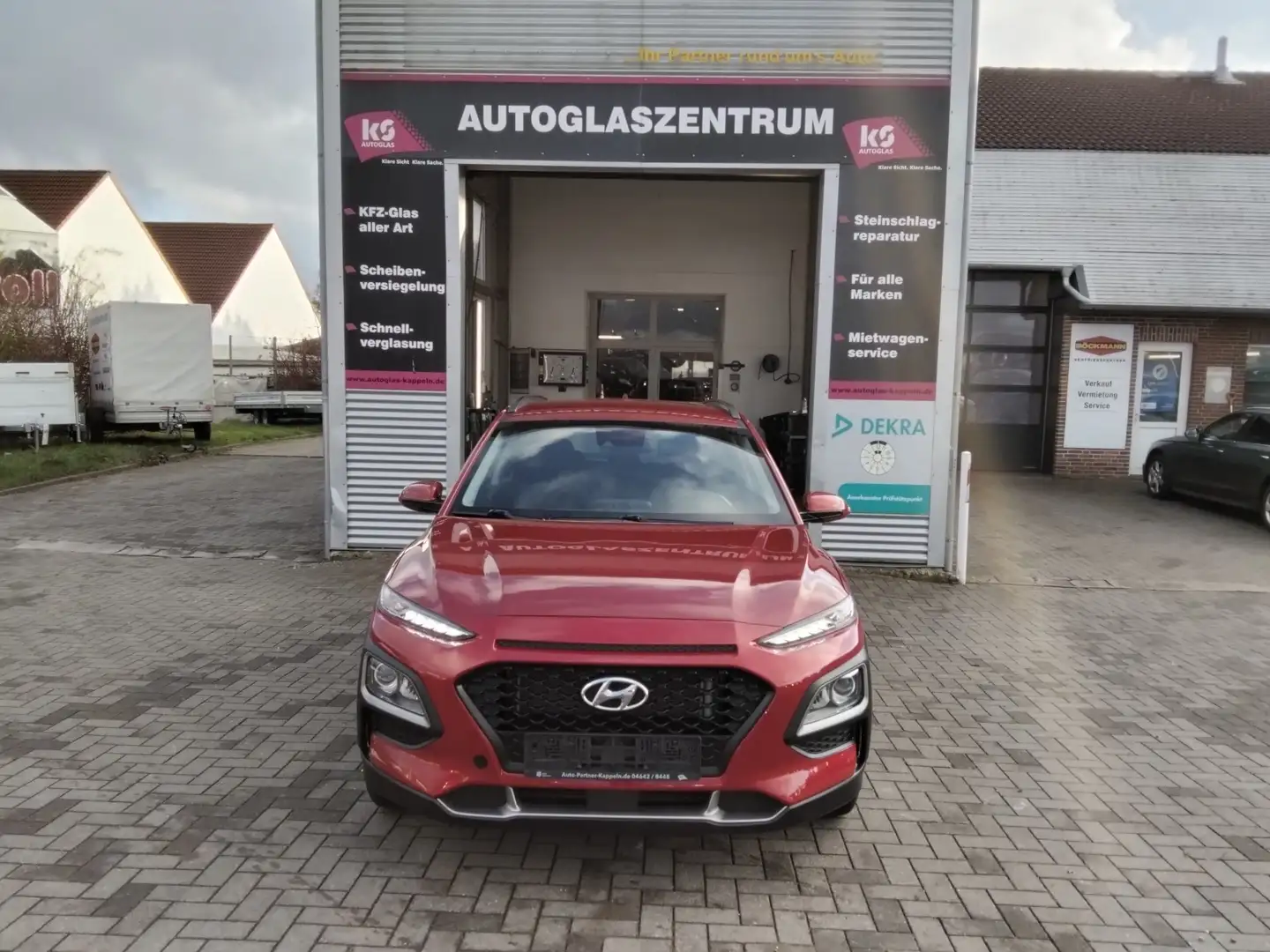 Hyundai KONA 1.6 TGDI Comfort DKG-Autom./1.Hnd./RFK/NAVI/SHZG Rot - 2