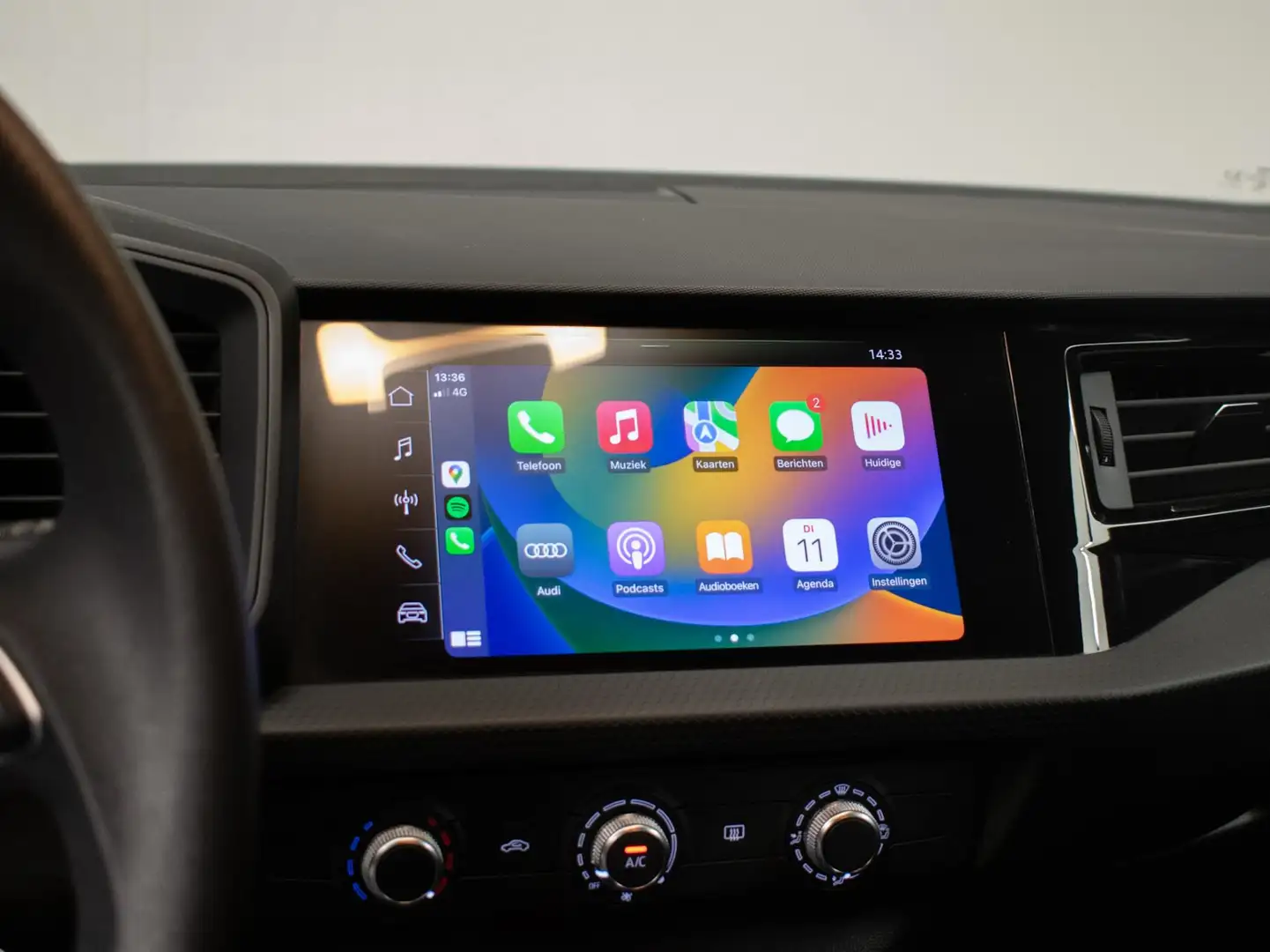 Audi A1 Sportback 30 TFSI Sport (APPLE CARPLAY,NAVI,CRUISE Schwarz - 2