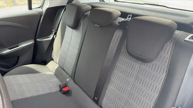 Opel Corsa view 9