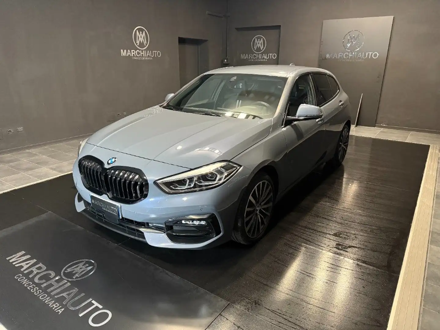 BMW 120 d 5p. Business Advantage Grigio - 1