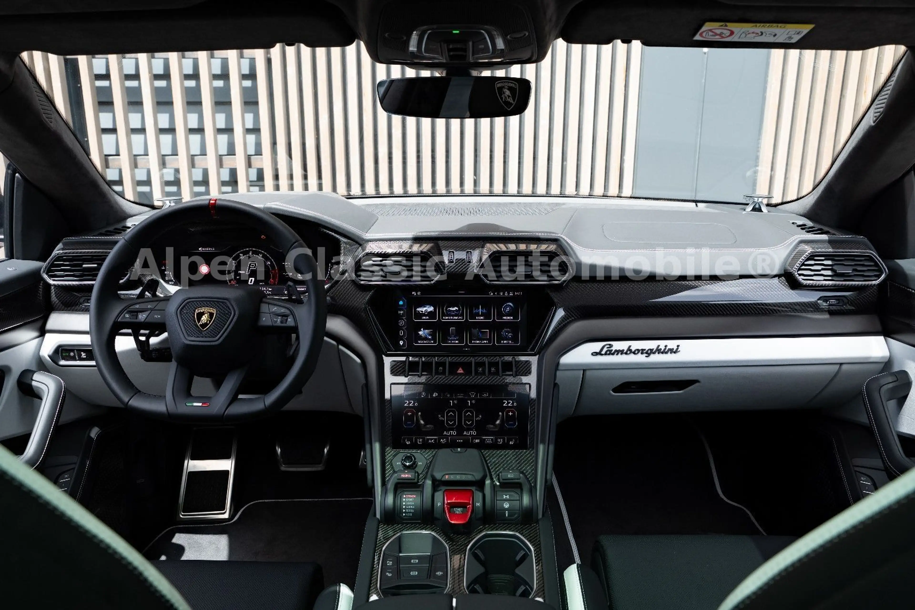 Lamborghini Urus S Panorama, B&O, Carbon — photo 2