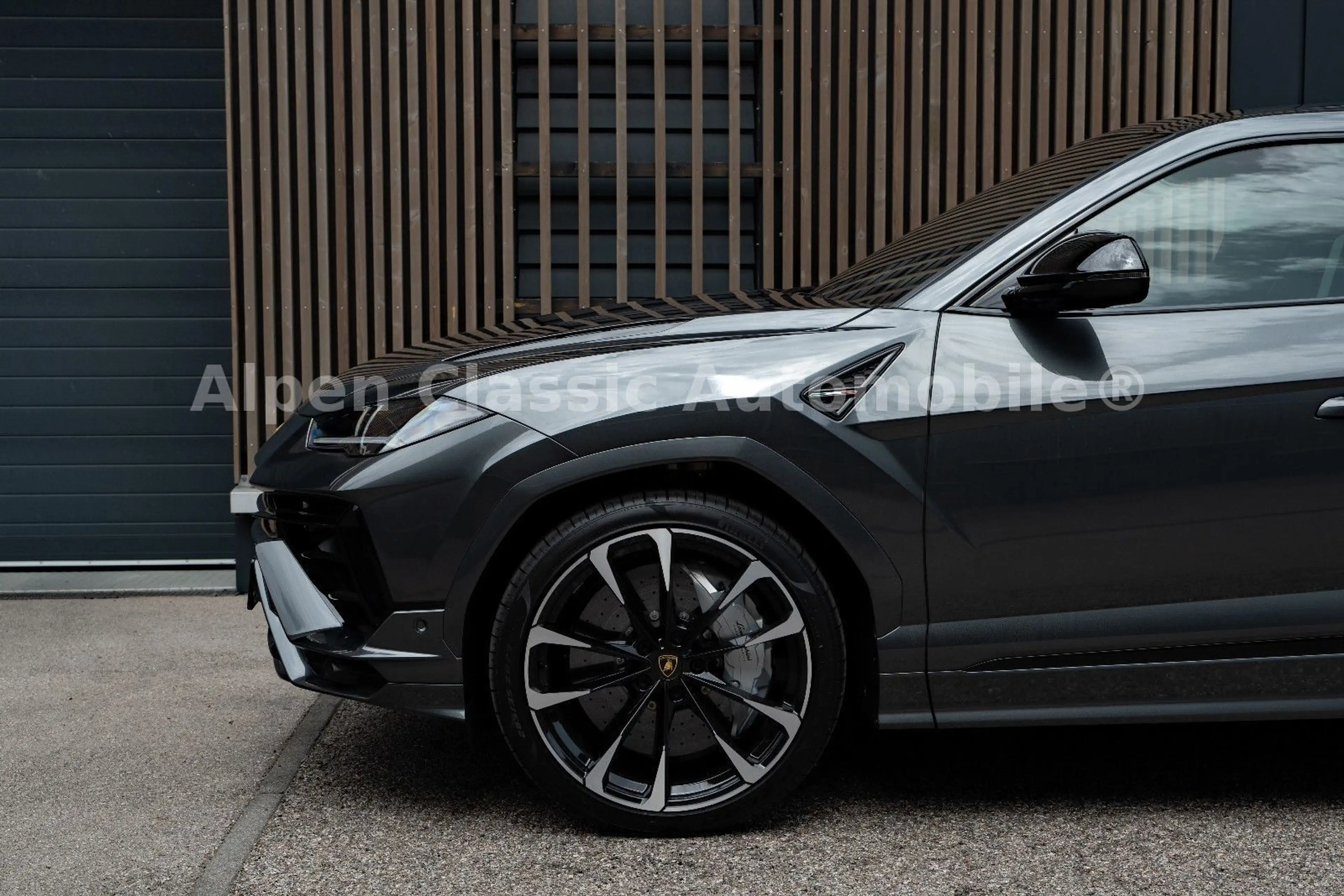 Lamborghini Urus S Panorama, B&O, Carbon — photo 3