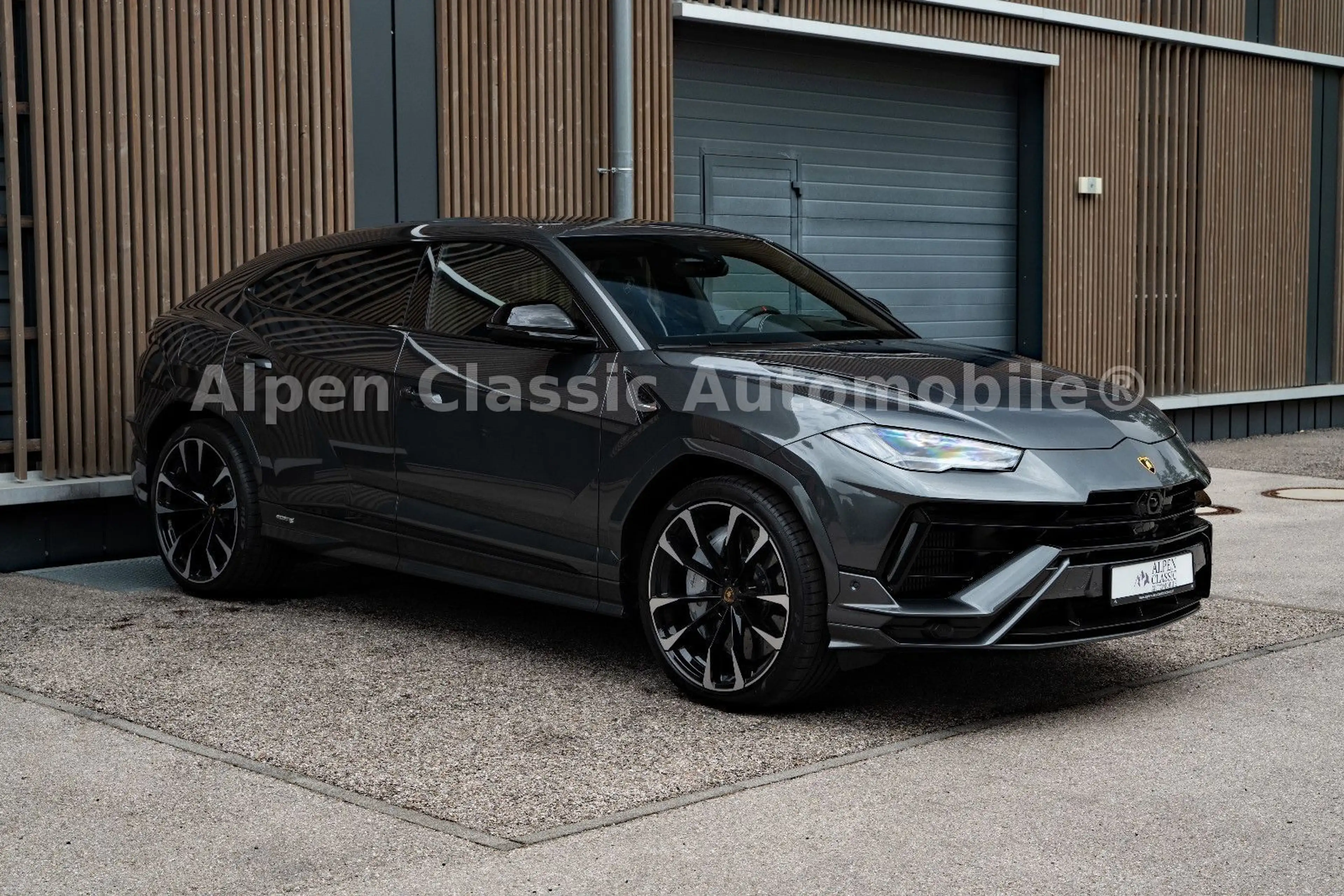Lamborghini Urus S Panorama, B&O, Carbon — photo 8