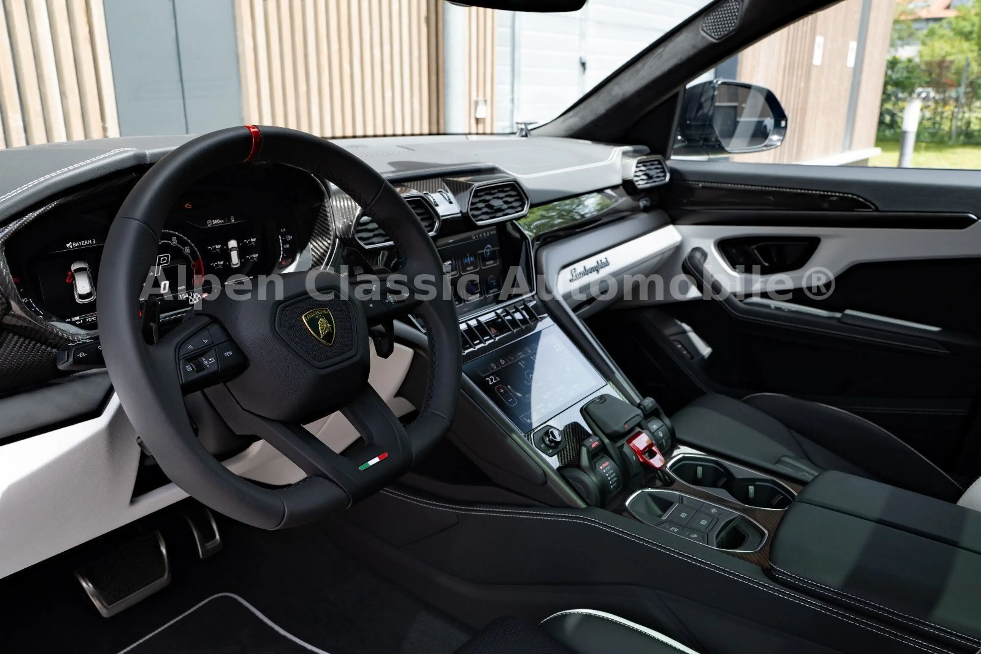 Lamborghini Urus S Panorama, B&O, Carbon — photo 14