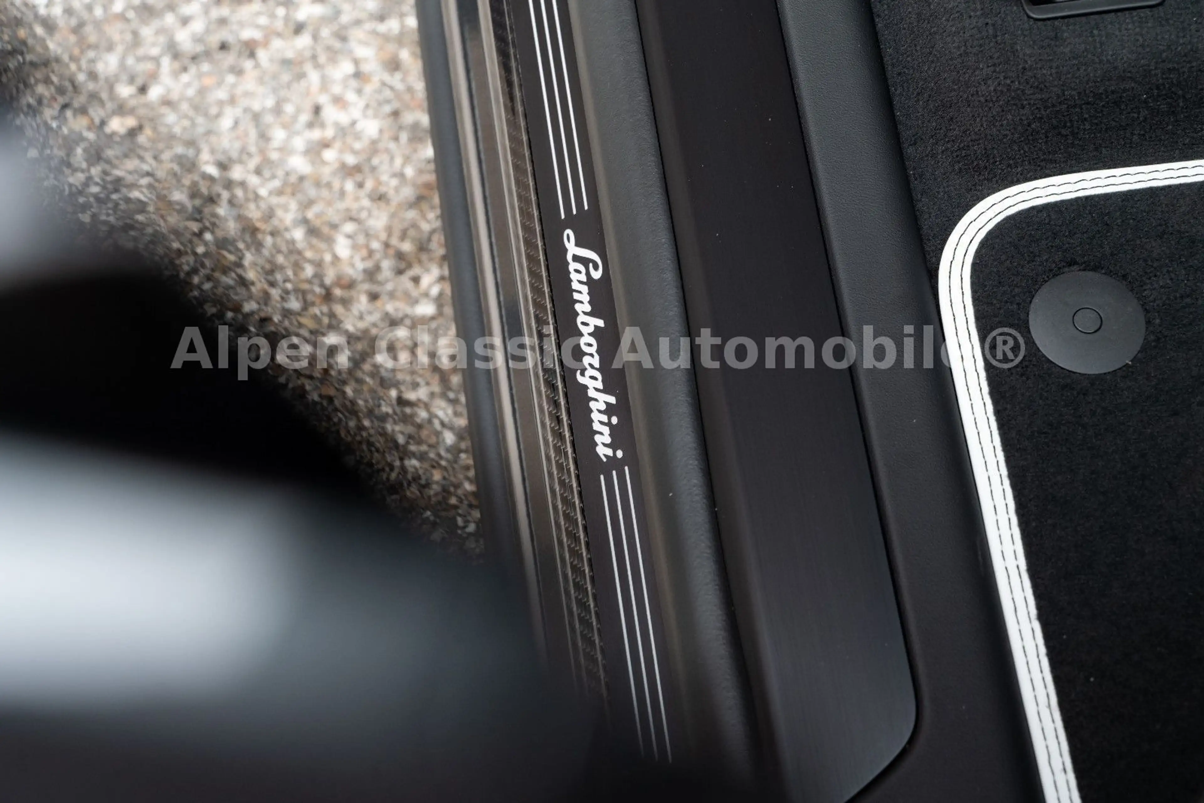 Lamborghini Urus S Panorama, B&O, Carbon — photo 7