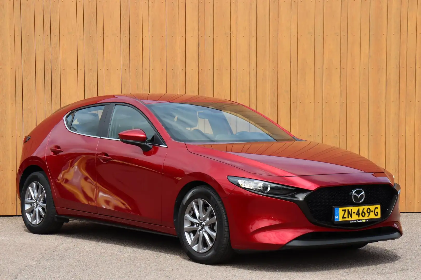 Mazda 3 2.0 e-SkyActiv-G M Hybrid 122 org. NL Rojo - 2