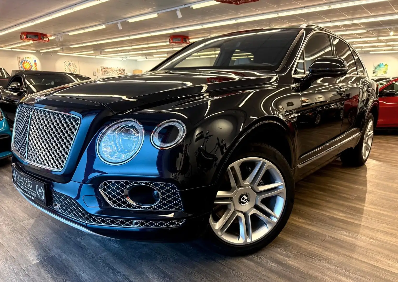 Bentley Bentayga Mulliner V8 100 Jahre Bentley 1Hand 19% Blau - 1