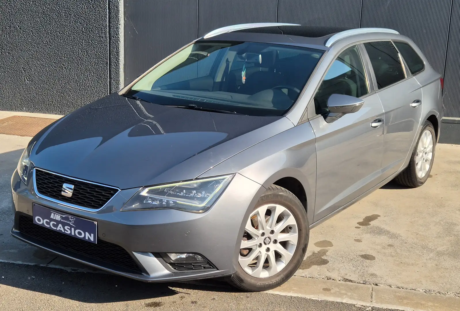 SEAT Leon ST 1.6 CR TDi Style ! Garantie 1 an ! Grijs - 1