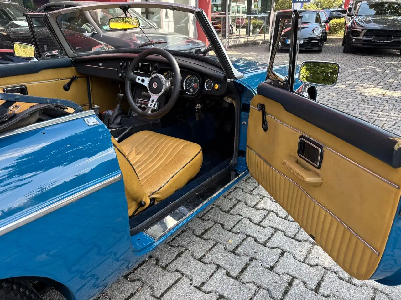 MG MGB Roadster - Tolle Farbkombi! RHD, foto 11