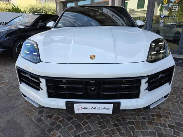 Porsche Cayenne view 6