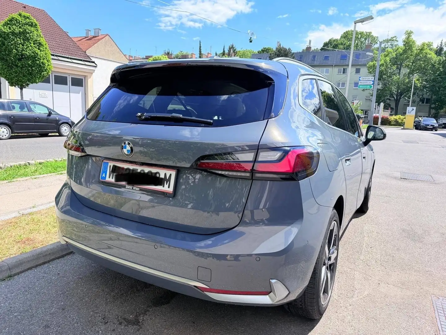 BMW 218 218d Active Tourer Aut. Grau - 2