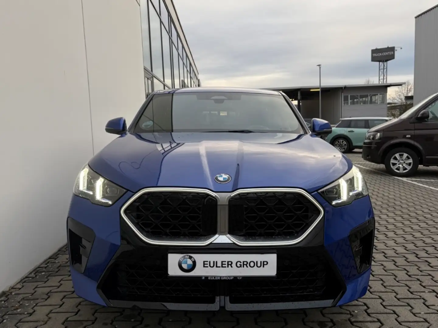 BMW X2 20i M-Sport Sommer20'' ICONIC MemoSi H/K AdLED DA+ Blau - 2