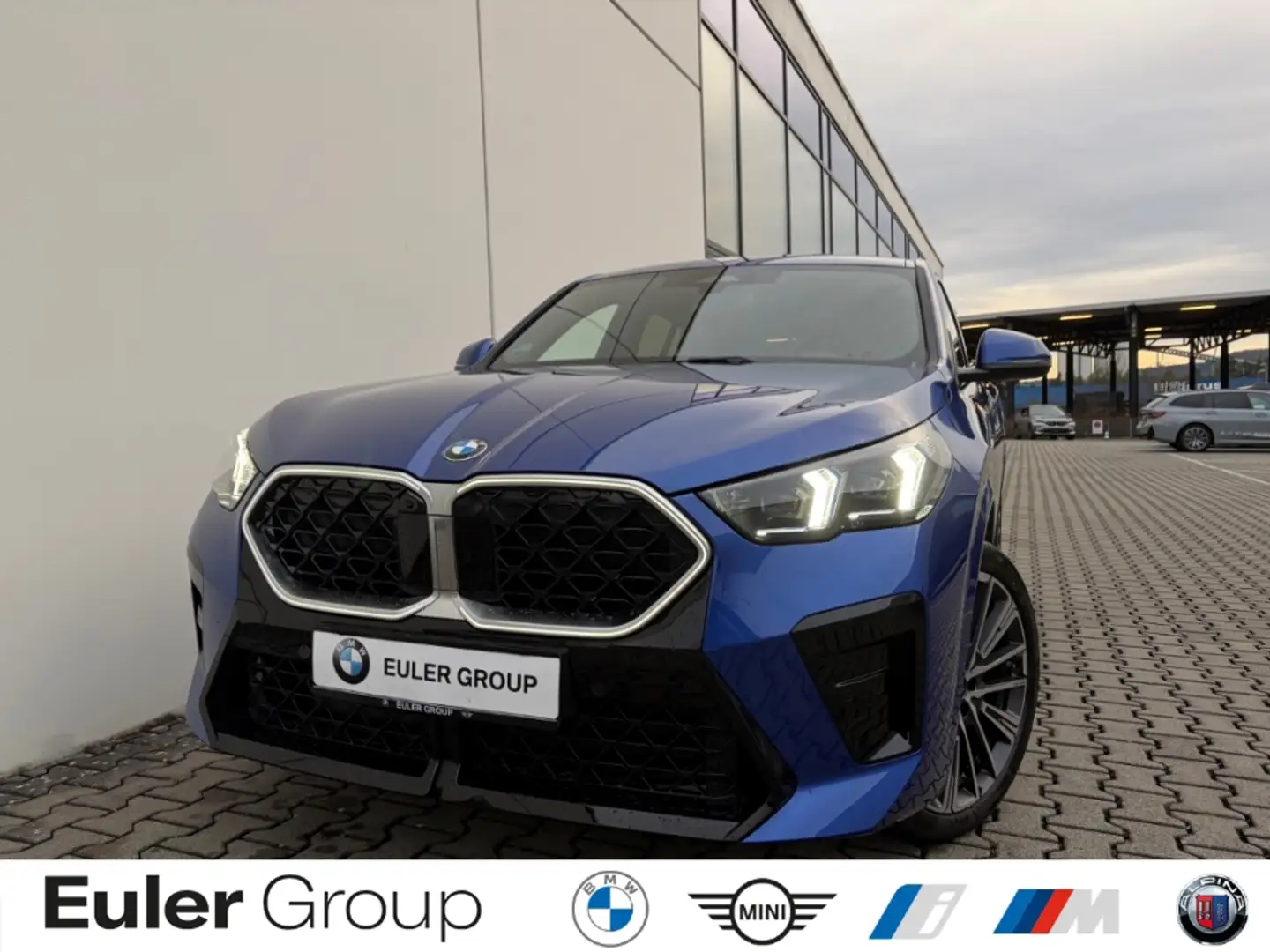 BMW X2 20i M-Sport Sommer20'' ICONIC MemoSi H/K AdLED DA+ Blau - 1