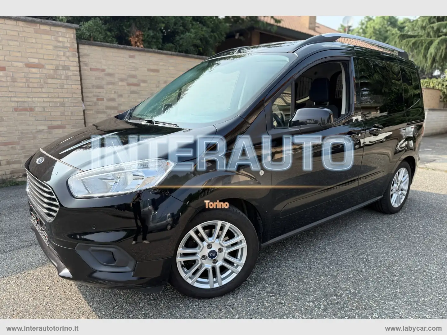 Ford Tourneo Courier 1.0 EcoBoost 100 CV Plus EURO 6, VEICOLO 5 POSTI Nero - 1