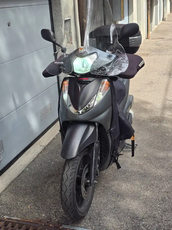 Honda SH 300