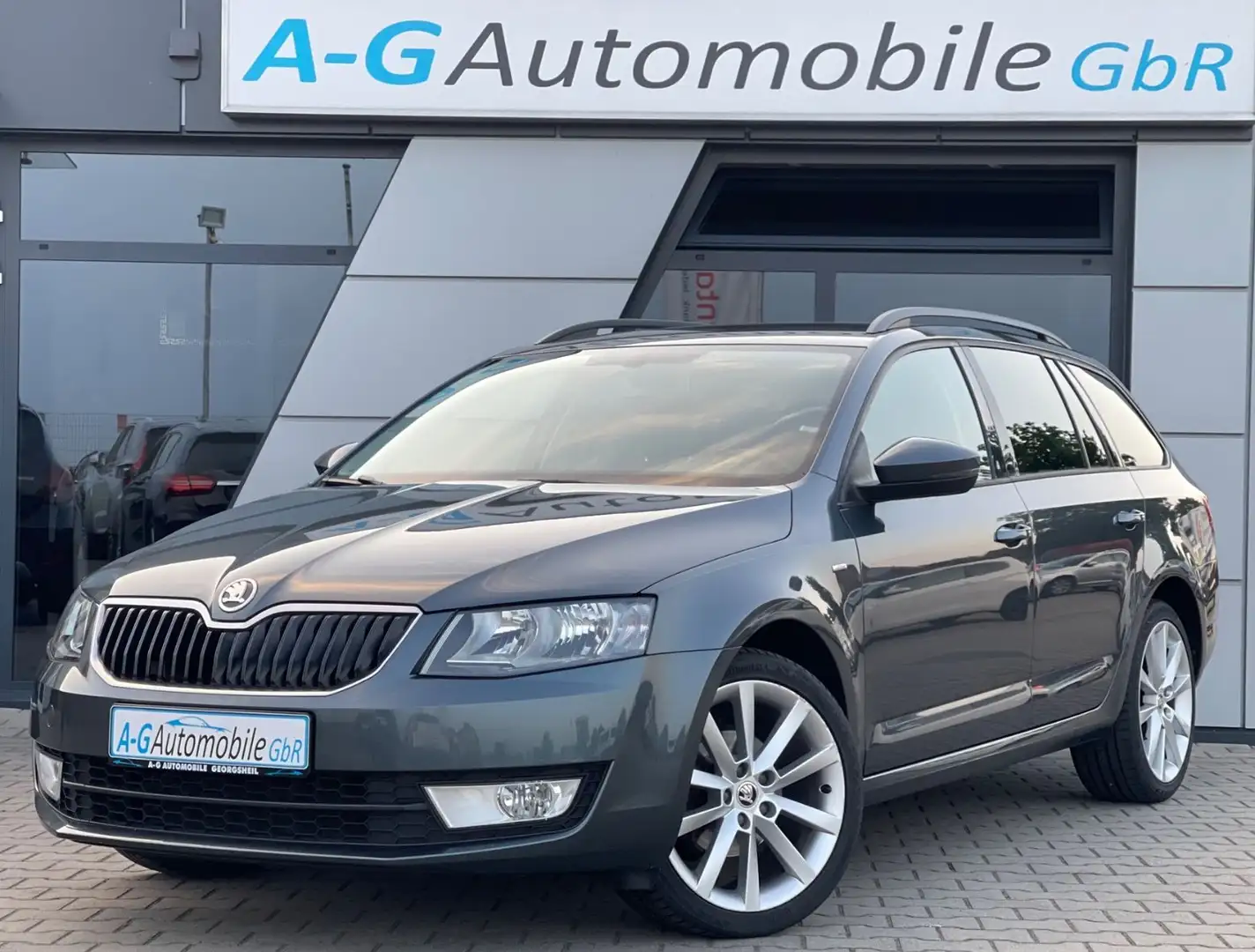 Skoda Octavia Combi Joy/ CarPlay/ Navi/  18"LM/ DAB Grau - 1