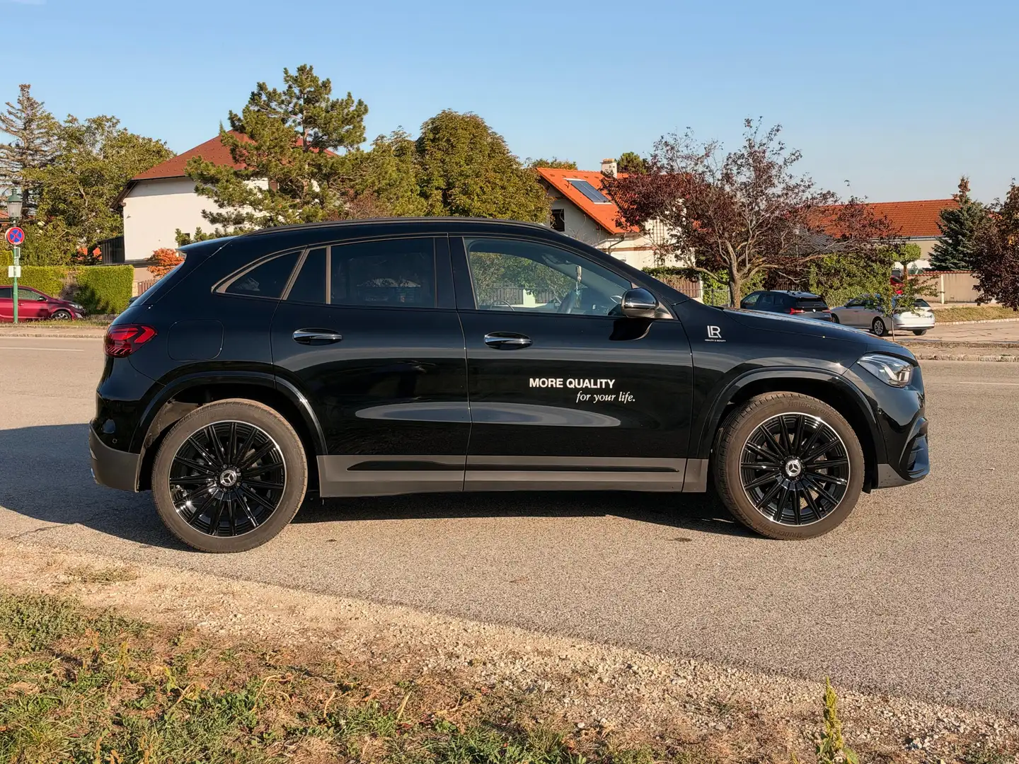 Mercedes-Benz GLA 250 GLA 250e Entry Österreich-Edition Aut. Entry Österreich-Edition Schwarz - 1
