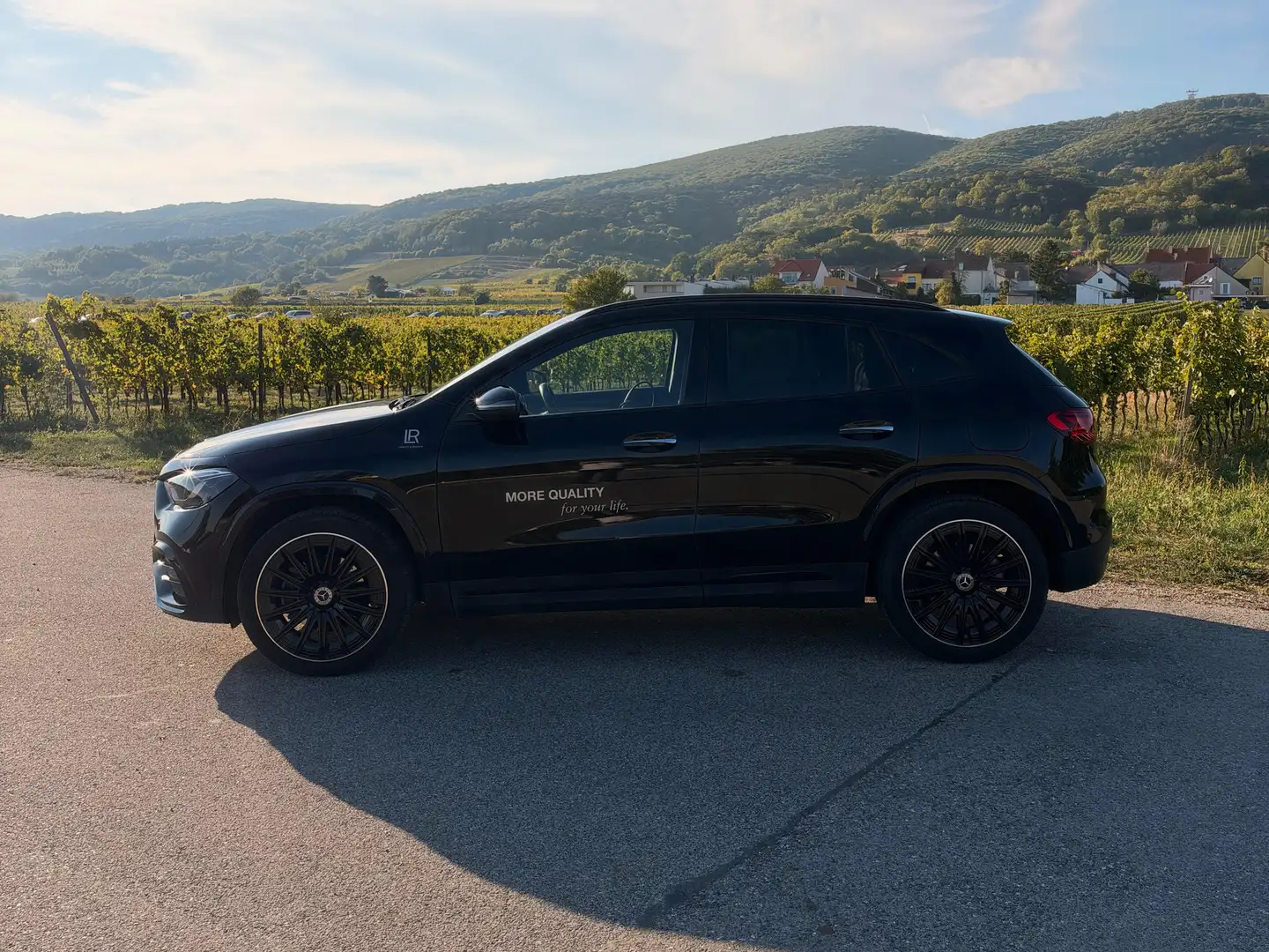 Mercedes-Benz GLA 250 GLA 250e Entry Österreich-Edition Aut. Entry Österreich-Edition Schwarz - 2