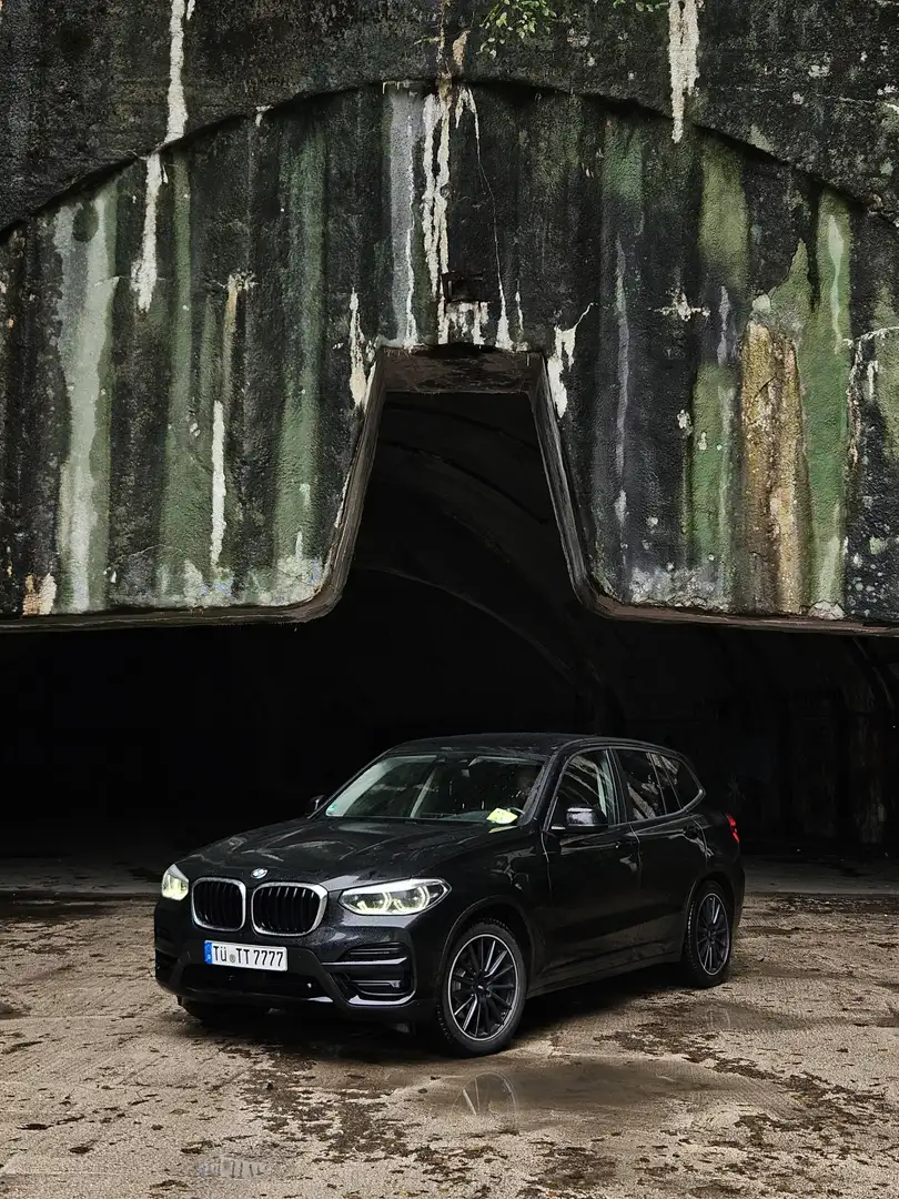 BMW X3 xDrive 20d HUD Schwarz - 1