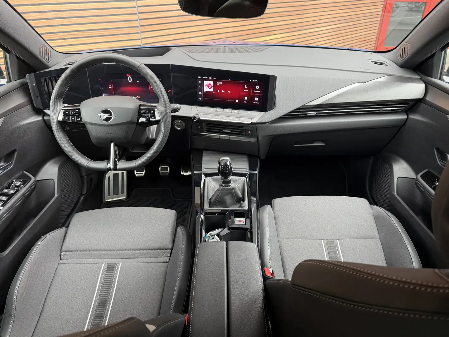 Opel Astra 1.2 Level 4 GS 360* Camera / Navi / Dodehoek / Led Blauw - 2