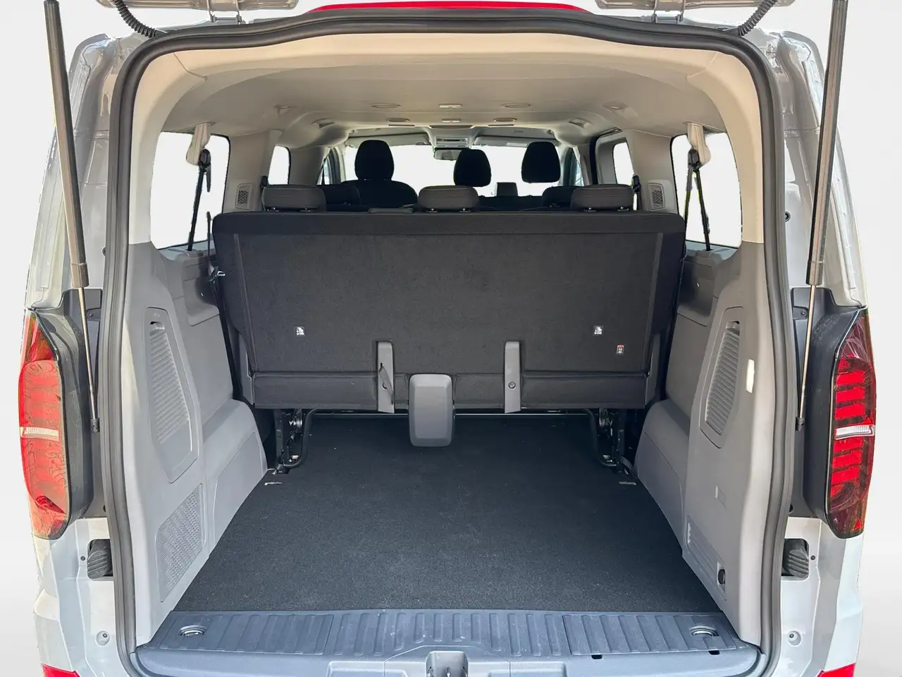 Volkswagen T7 Caravelle 2026 — фото 11