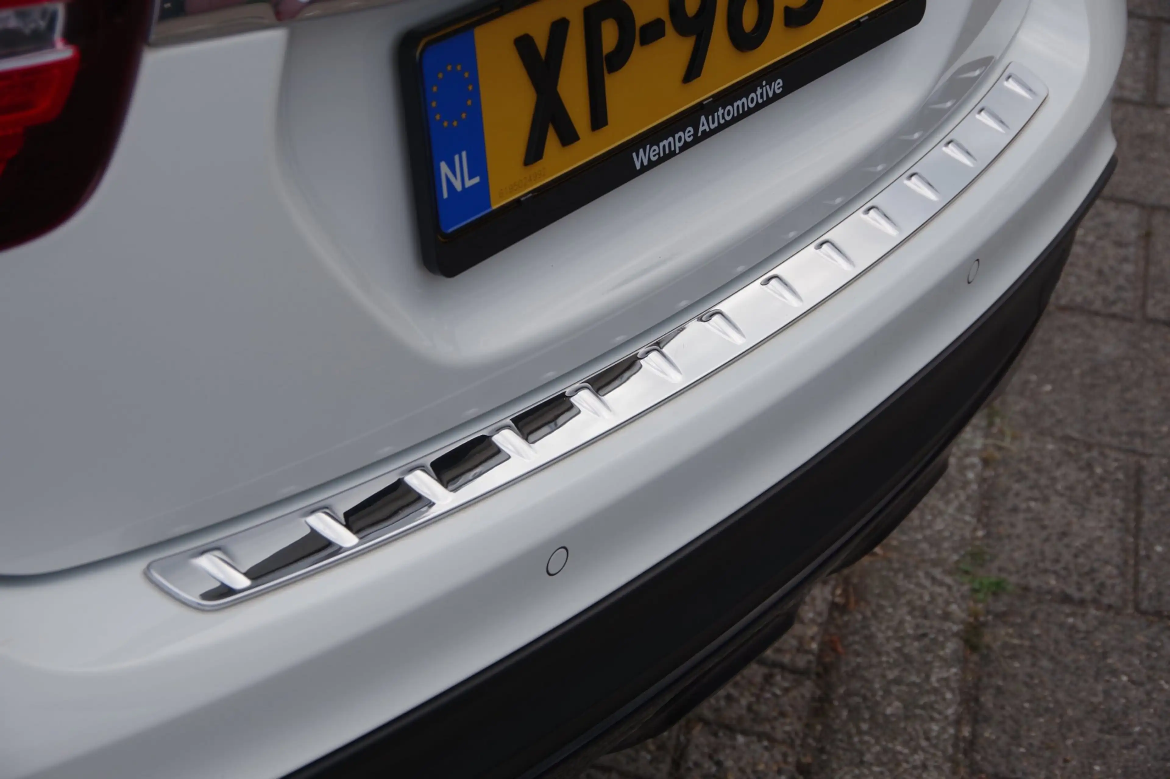 Mercedes-Benz GLA 180 Business Solution AMG Night Upgrade — photo 44