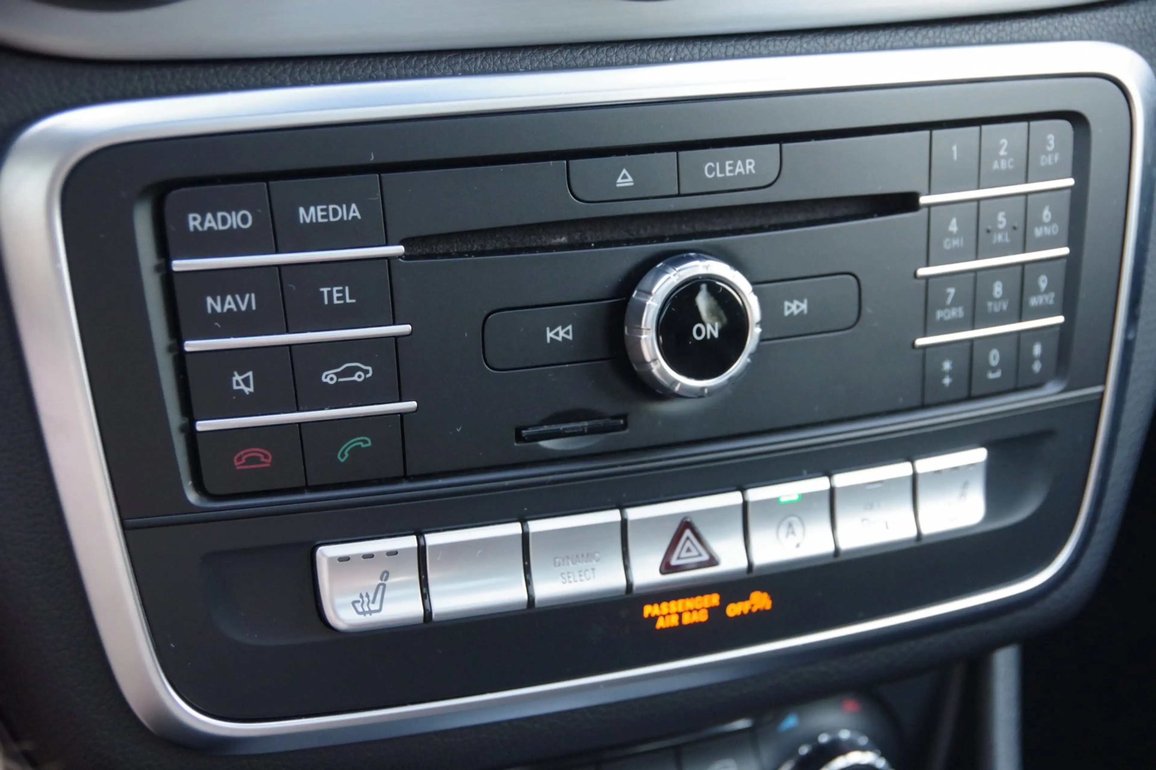 Mercedes-Benz GLA 180 Business Solution AMG Night Upgrade — photo 17