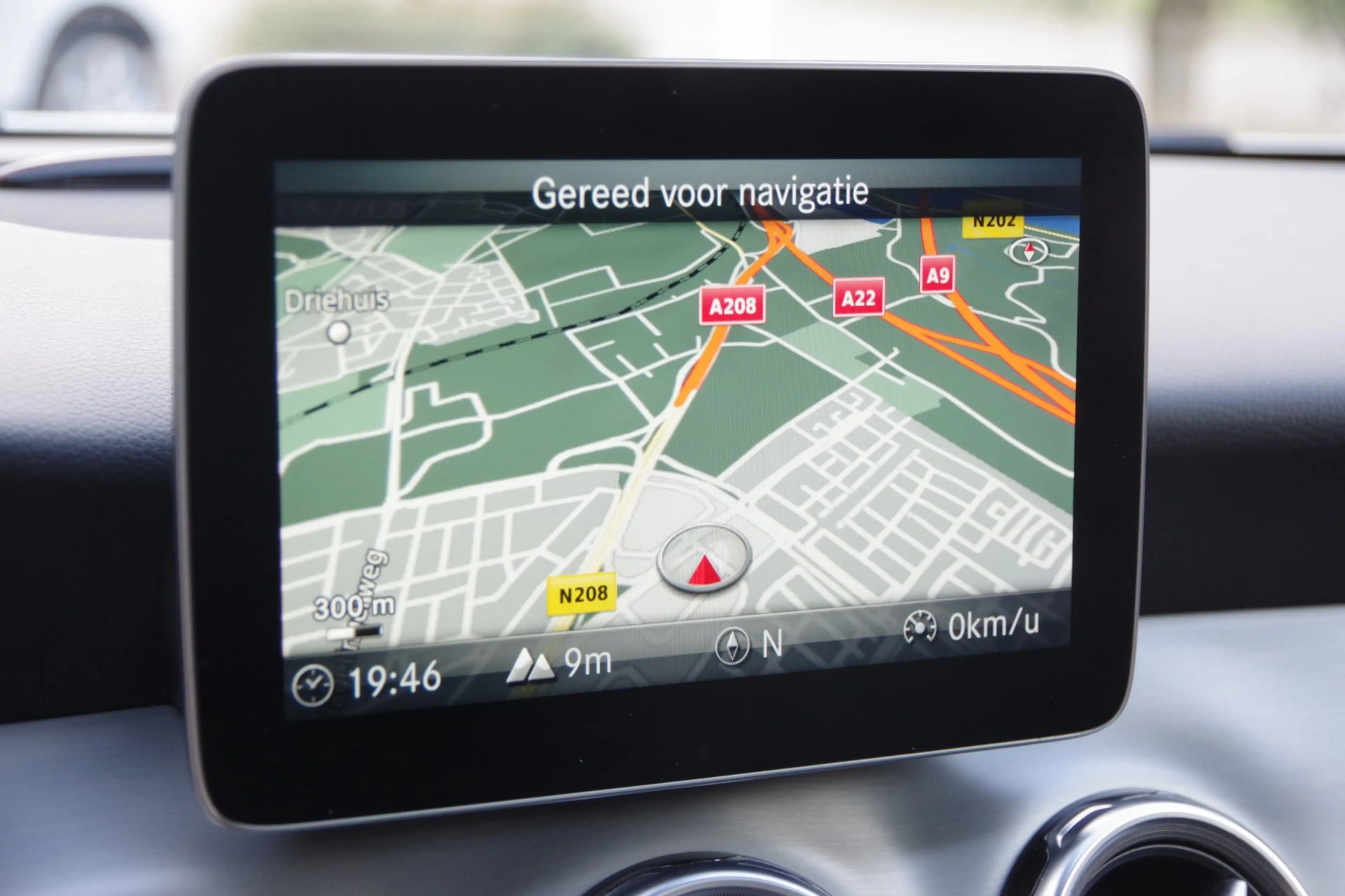 Mercedes-Benz GLA 180 Business Solution AMG Night Upgrade — photo 23