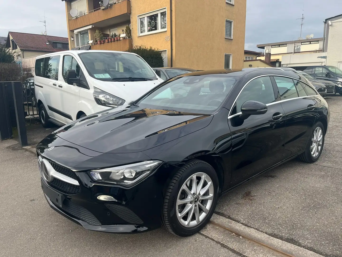 Mercedes-Benz CLA 250 Hybrid Autom. LED AHK 17" PTS Soundsyst. Noir - 2