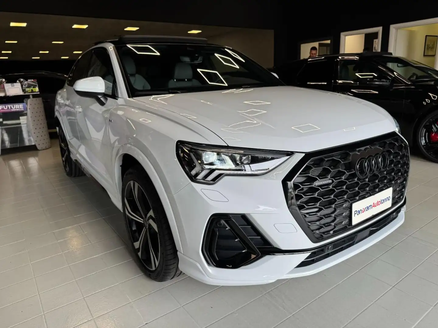 Audi Q3 SPB 40 TDI quattro S tronic S line edition Bianco - 1