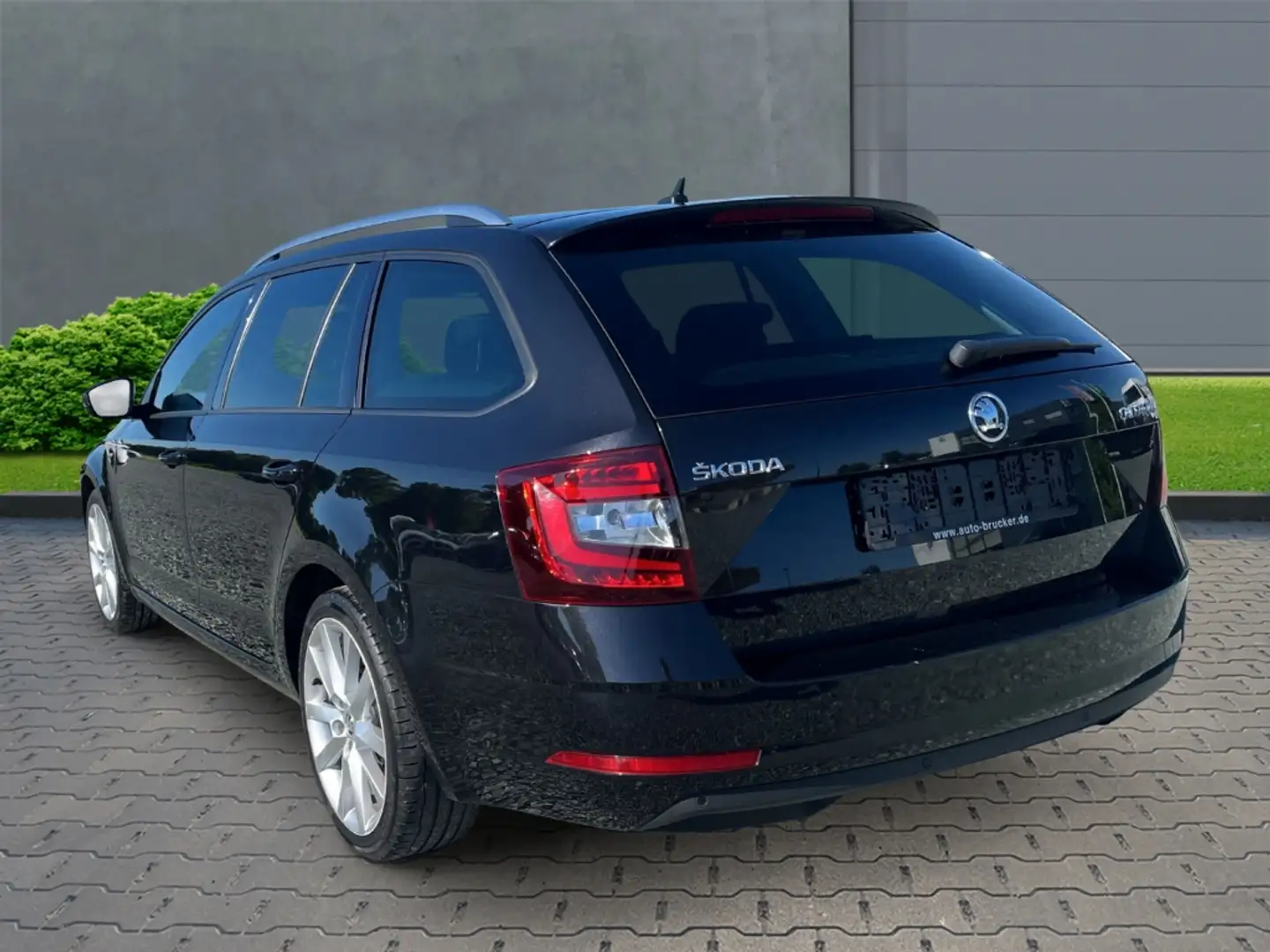 Skoda Octavia Combi Ambition 1.0 TSI+Alufelgen+Navi+Klimaautomat Schwarz - 2