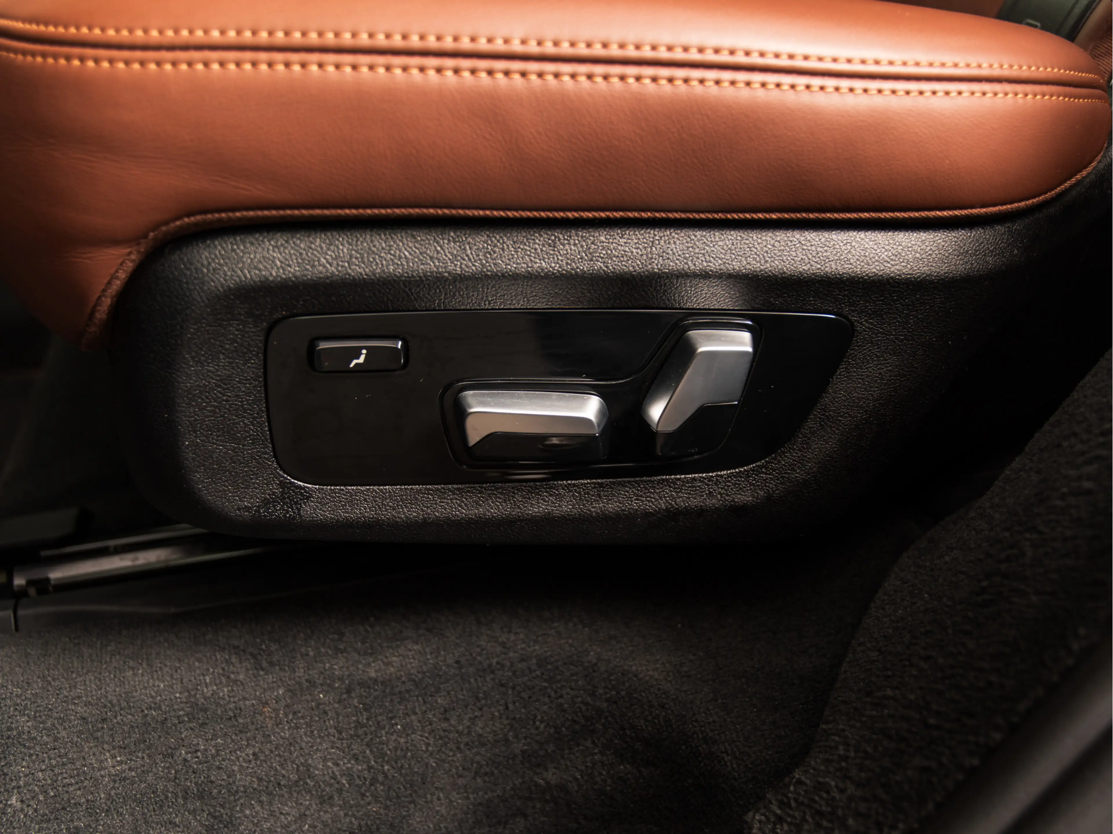 BMW X7 M50i M-SPORT | SKYLOUNGE | B&W | MASSAGE — photo 33