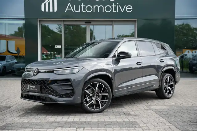 Volkswagen Tayron view 2