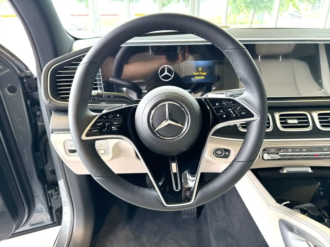 Mercedes-Benz GLE снимка Mercedes-Benz GLE
