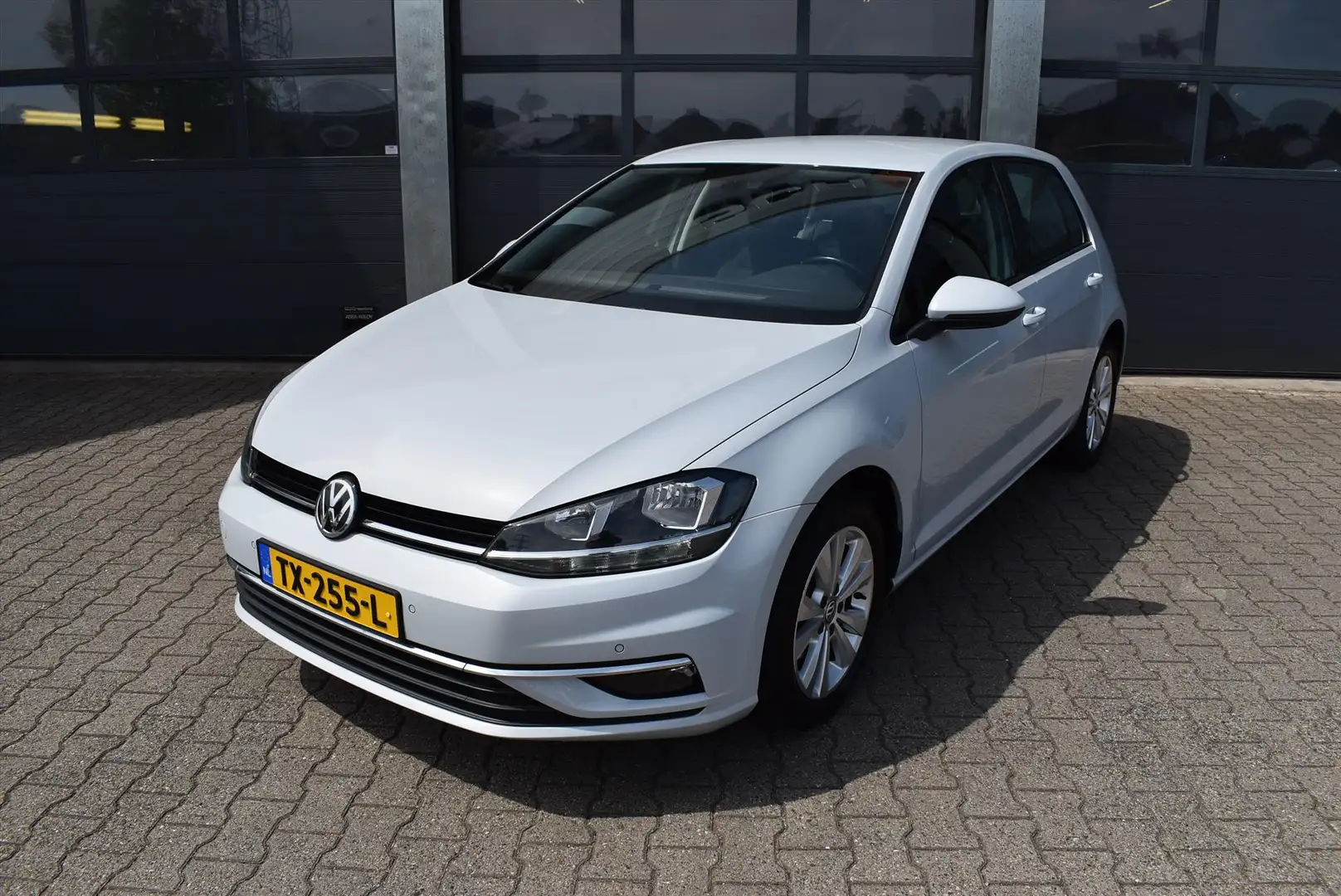 Volkswagen Golf Vii 1.0 TSI 115pk Comfortline Wit - 1