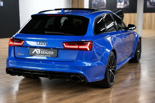 Audi RS6 view 11