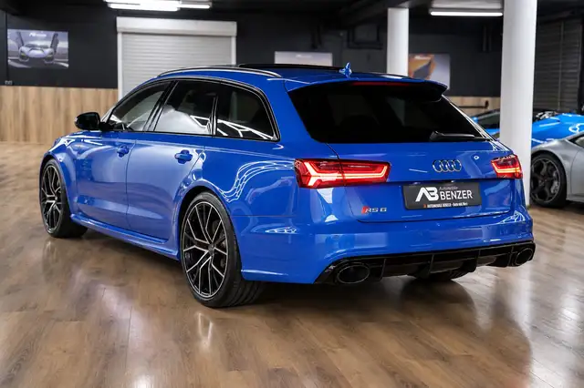 Audi RS6 view 14
