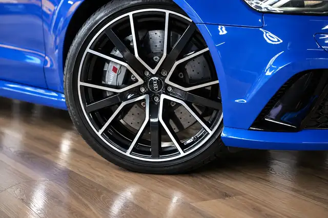 Audi RS6 view 10